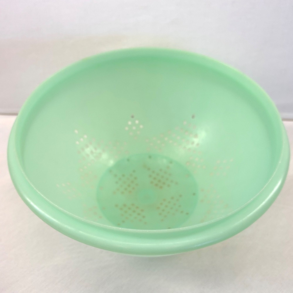 Vintage Tupperware Mint Green Colander Strainer 1339 Starburst Footed Bowl - Picture 2 of 3